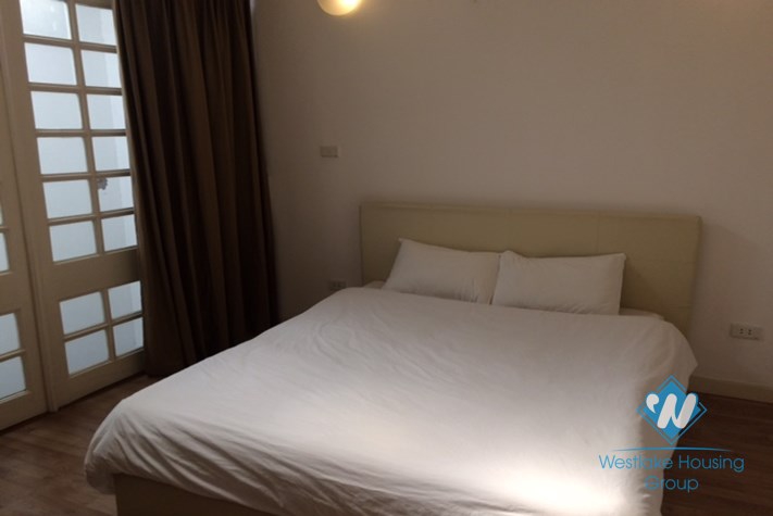 Balcony apartment with one bedroom for rent in Linh lang st, Ba Dinh district 